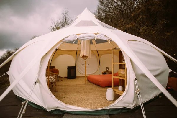 Pourquoi le glamping va de pair avec l'éco-tourisme ?
